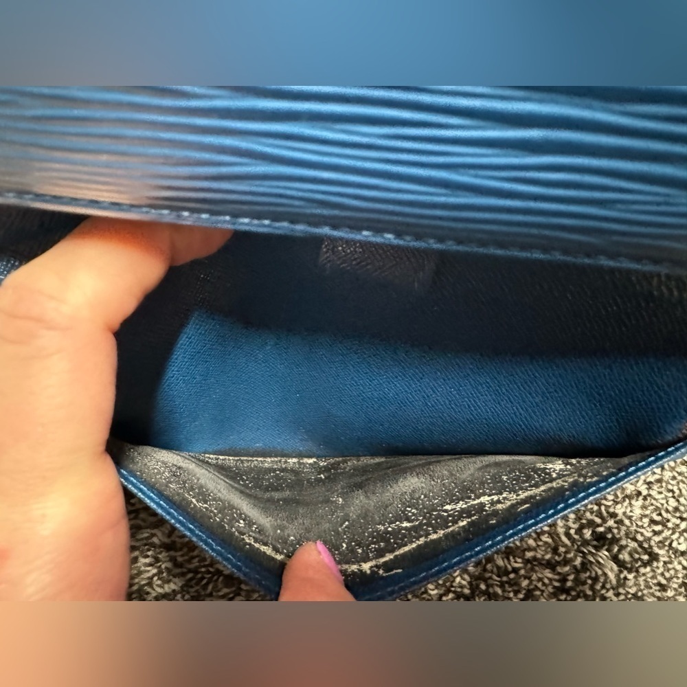 Louis Vuitton blue epi Sarah wallet with box/dust bag - Picture 10 of 13